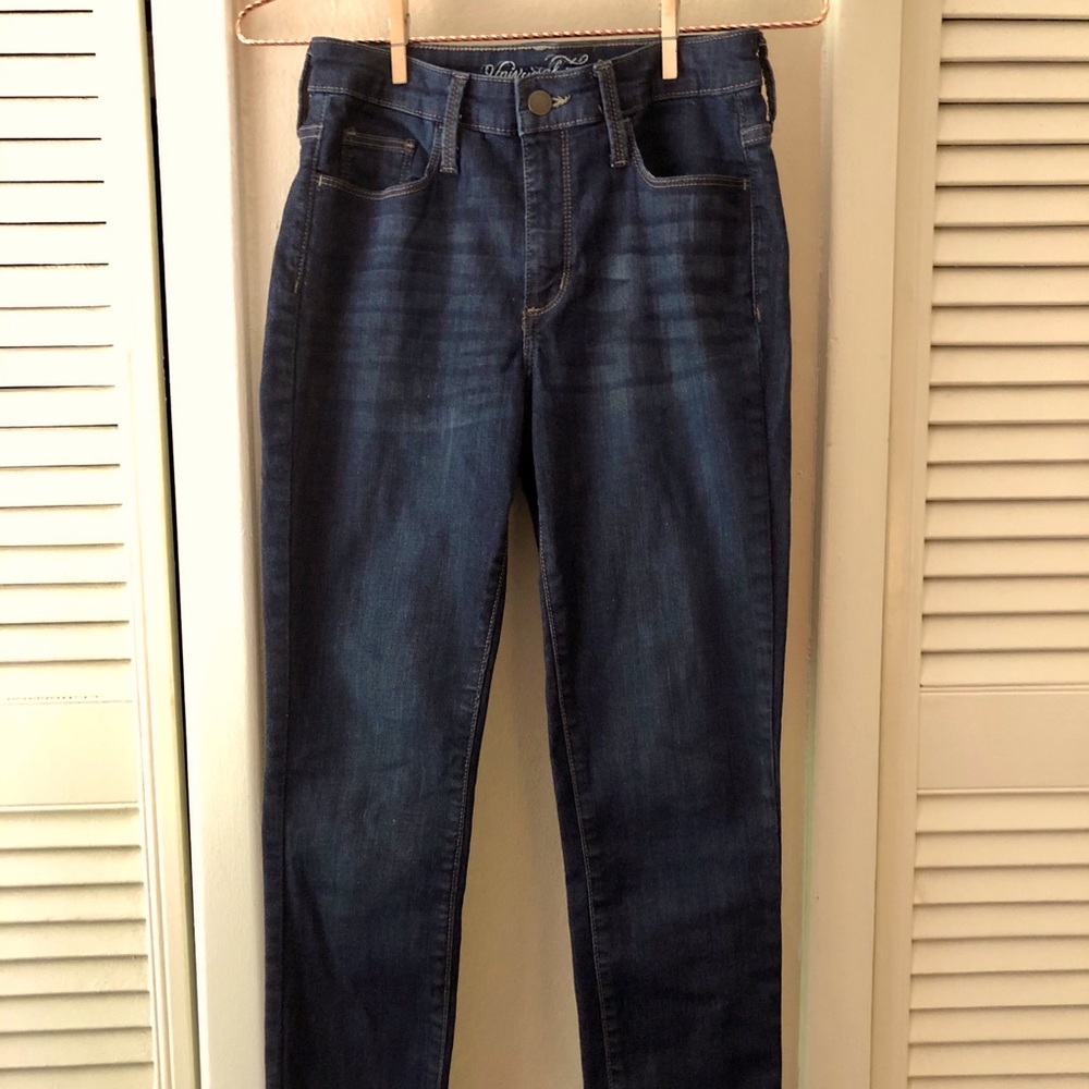 Universal Thread Straight Leg Jean